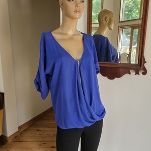 Venus. Medium Cobalt Adjustable sleeves. Like New!